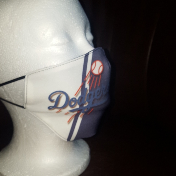 ❤NEW Los Angeles Dodgers Face Mask❤ - Picture 6 of 8